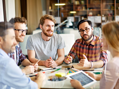 5 people in a business meeting